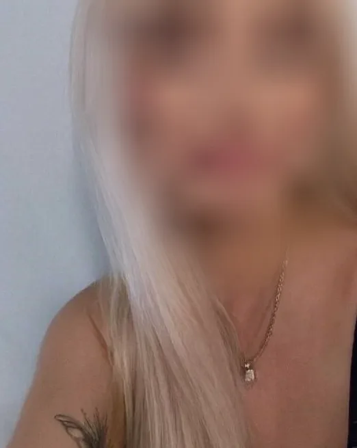 Alma, 33
