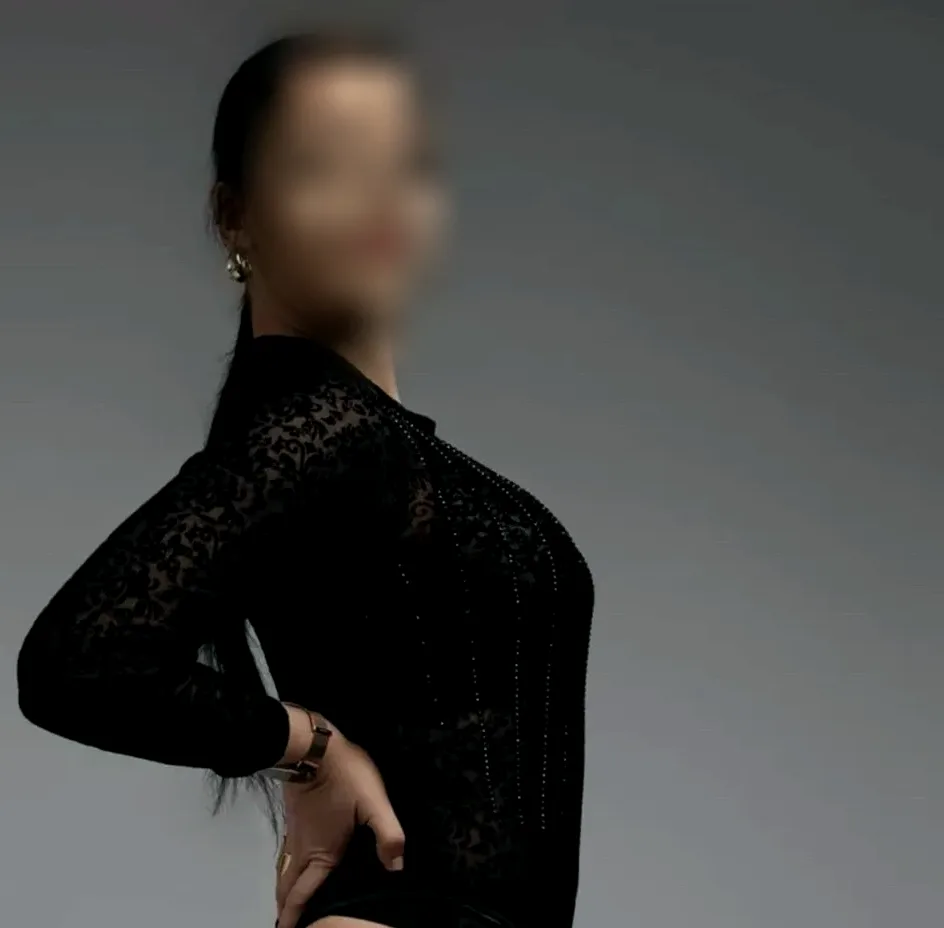 Amina, 24