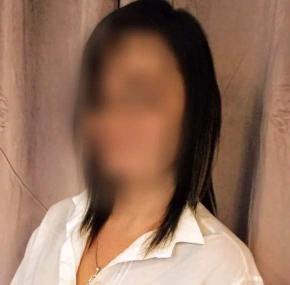 Esther, 32