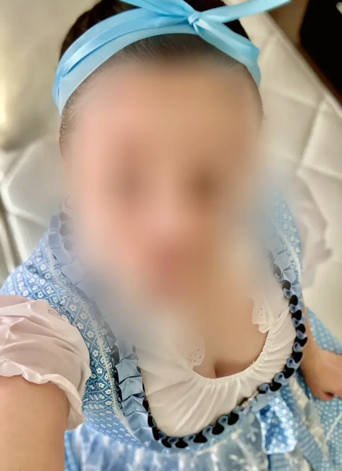 Ivana, 33