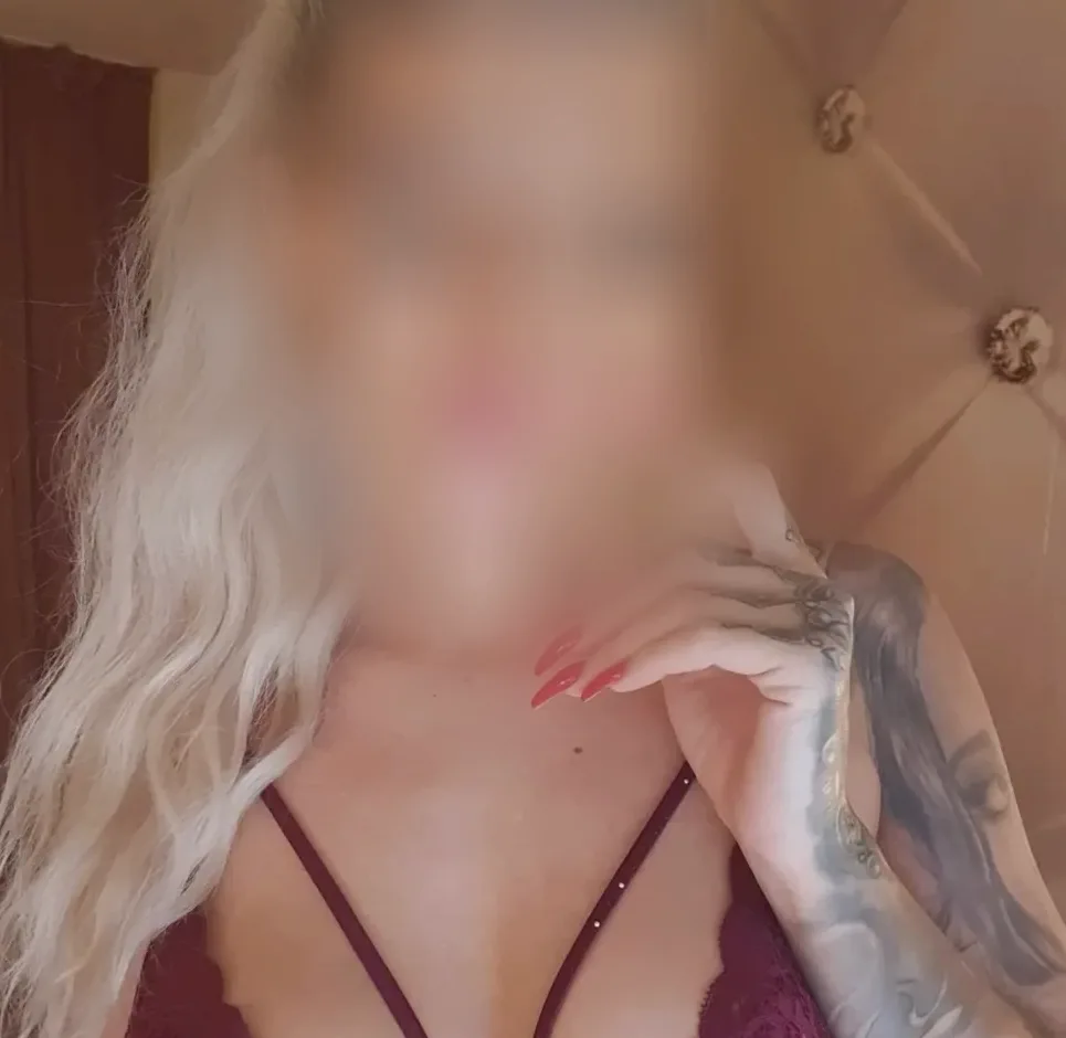 Marianne, 30