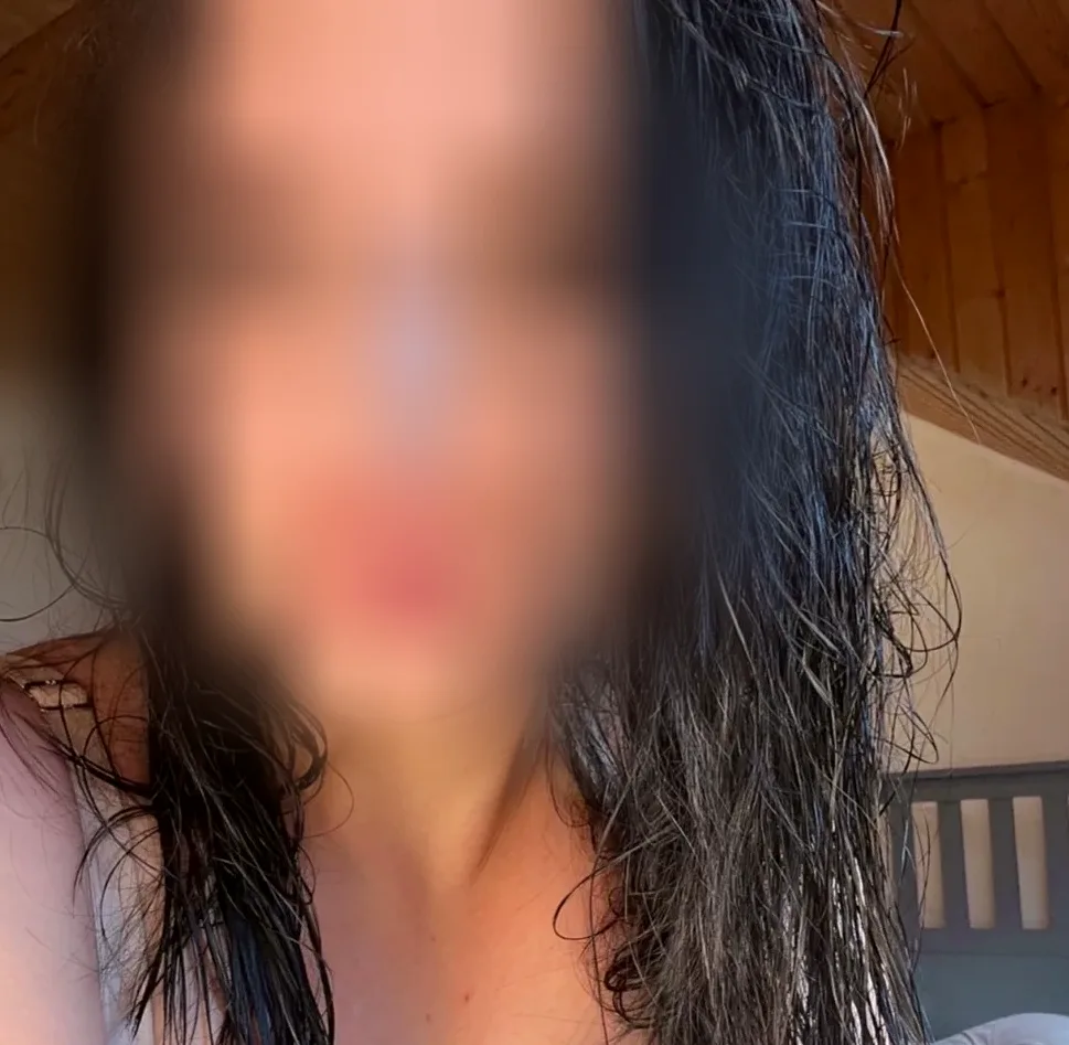 Simone, 21